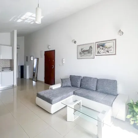 Apartment Frida *